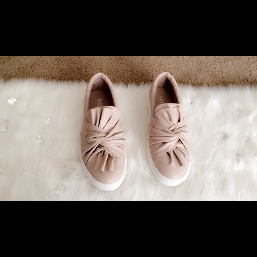 ✨ Nude Mia Zoe Sneaker 👠✨